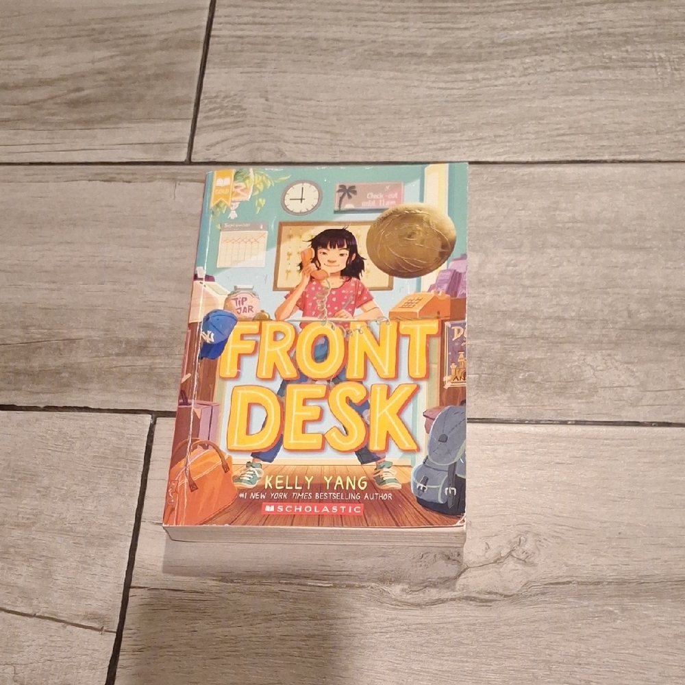🥠Front Desk by Kelly Yang Book🍓